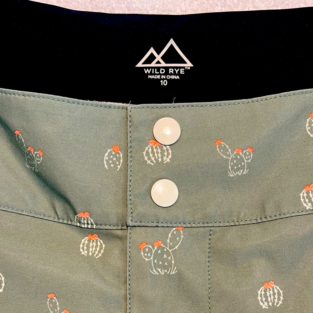 Wild Rye Women’s Bike Shorts / Size 10 / Cactus print